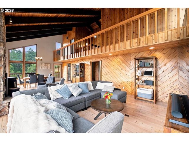 7487 ACORN HILL Ct, Salem, OR 97317