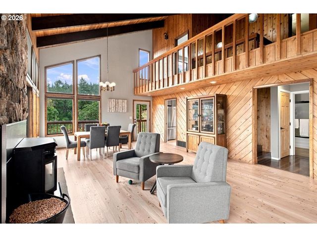 7487 ACORN HILL Ct, Salem, OR 97317
