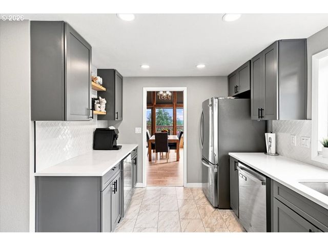 7487 ACORN HILL Ct, Salem, OR 97317