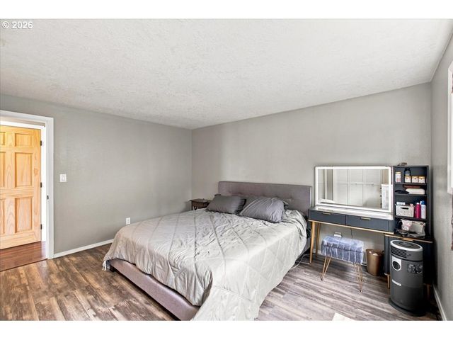 7487 ACORN HILL Ct, Salem, OR 97317