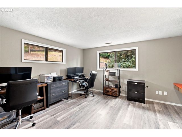 7487 ACORN HILL Ct, Salem, OR 97317