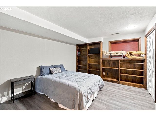 7487 ACORN HILL Ct, Salem, OR 97317