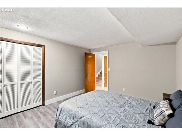 7487 ACORN HILL Ct, Salem, OR 97317