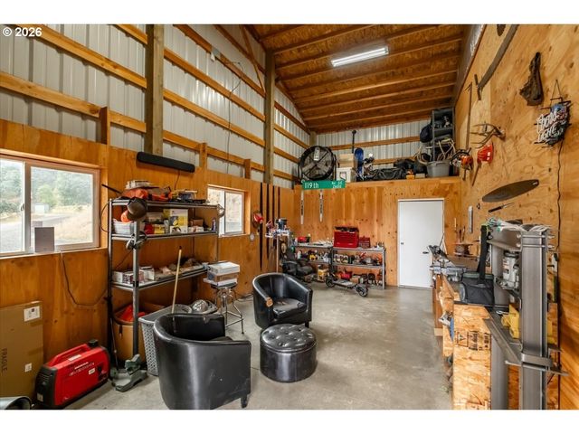 7487 ACORN HILL Ct, Salem, OR 97317