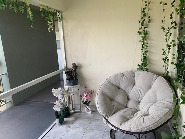 270 LAYNE Boulevard 308, Hallandale Beach, FL 33009