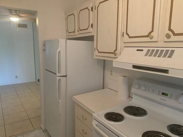 270 LAYNE Boulevard 308, Hallandale Beach, FL 33009