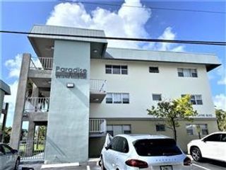 270 LAYNE Boulevard 308, Hallandale Beach, FL 33009