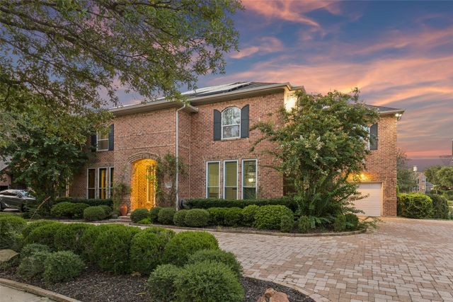 2206 Clearspring Drive N, Irving, TX 75063