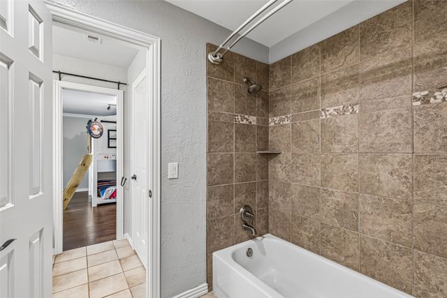 2206 Clearspring Drive N, Irving, TX 75063