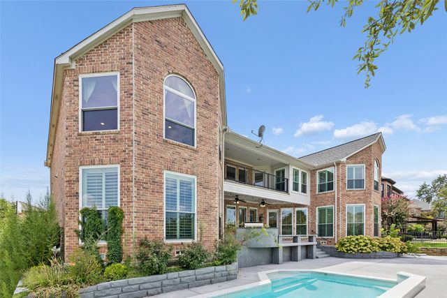 2206 Clearspring Drive N, Irving, TX 75063