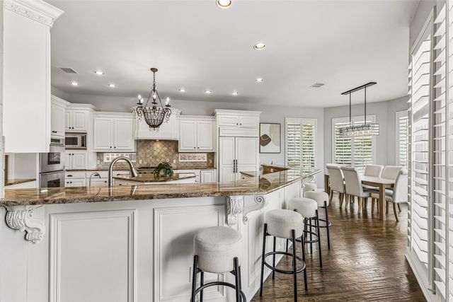 2206 Clearspring Drive N, Irving, TX 75063