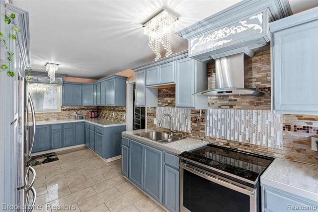 23722 Brest, Taylor, MI 48180