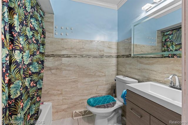 23722 Brest, Taylor, MI 48180