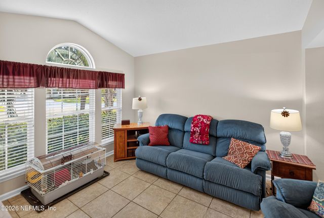 733 W KINGS COLLEGE Drive, St. Johns, FL 32259