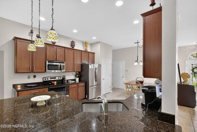 733 W KINGS COLLEGE Drive, St. Johns, FL 32259