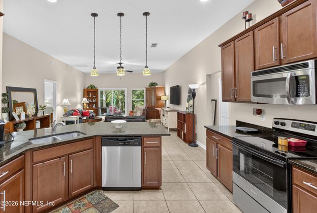 733 W KINGS COLLEGE Drive, St. Johns, FL 32259