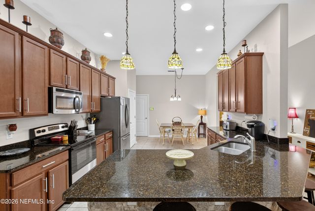 733 W KINGS COLLEGE Drive, St. Johns, FL 32259