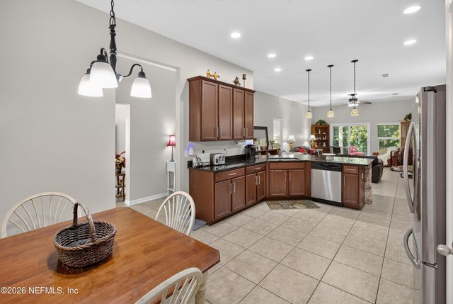 733 W KINGS COLLEGE Drive, St. Johns, FL 32259