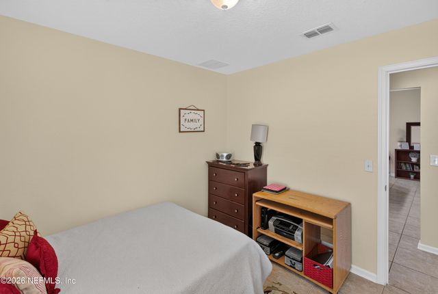 733 W KINGS COLLEGE Drive, St. Johns, FL 32259
