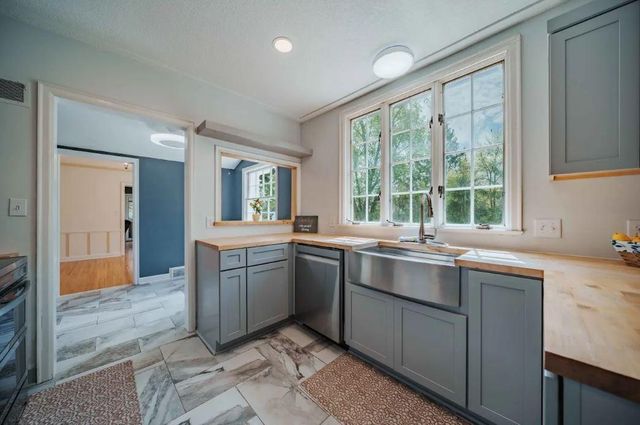 7800 Pearson Way NE, Fridley, MN 55432