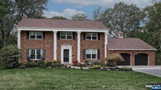 23 Erli Street, Wayne, NJ 07470