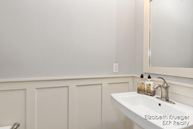 5810 Larson Lane, Fruitport Twp, MI 49444