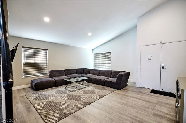 6348 Mockingbird Lane, Las Vegas, NV 89103