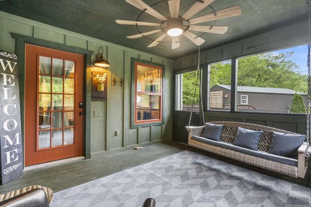 1226 Peace In Valley Road, Blue Eye, MO 65611