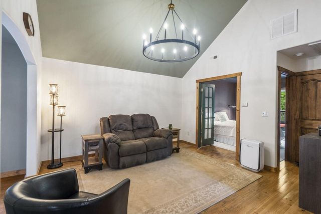 1226 Peace In Valley Road, Blue Eye, MO 65611