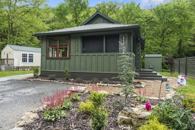 1226 Peace In Valley Road, Blue Eye, MO 65611