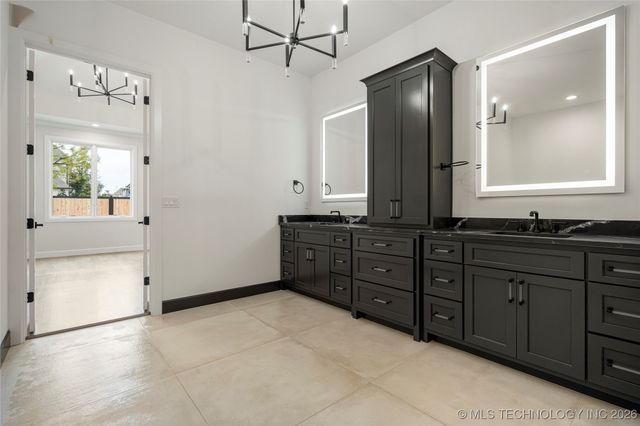 11927 S Vandalia Avenue, Tulsa, OK 74103