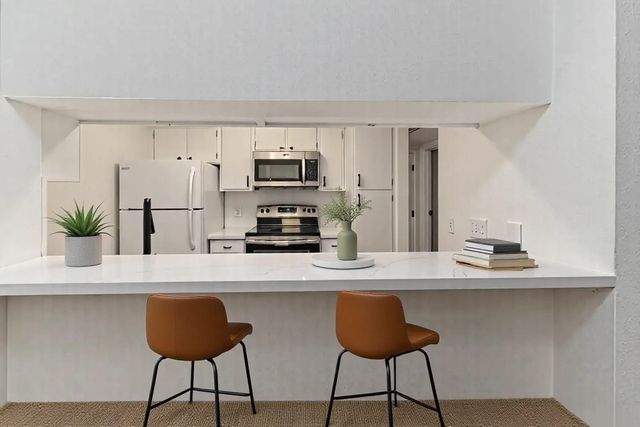 3015 Walnut Bend Lane 31, Houston, TX 77042