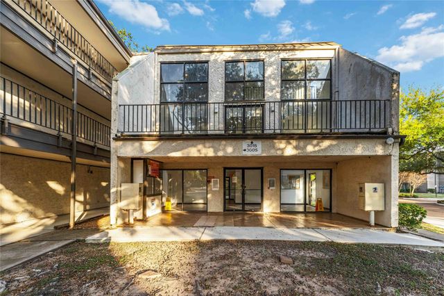 3015 Walnut Bend Lane 31, Houston, TX 77042