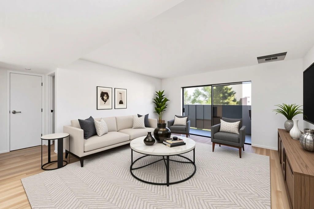 3015 Walnut Bend Lane 31, Houston, TX 77042