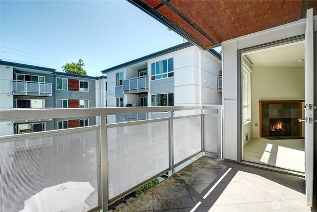10501 8th Avenue NE #334, Seattle, WA 98125