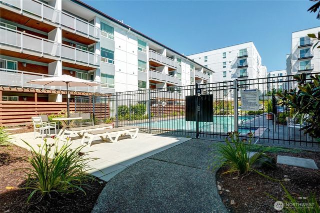 10501 8th Avenue NE #334, Seattle, WA 98125