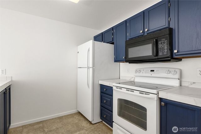 10501 8th Avenue NE #334, Seattle, WA 98125