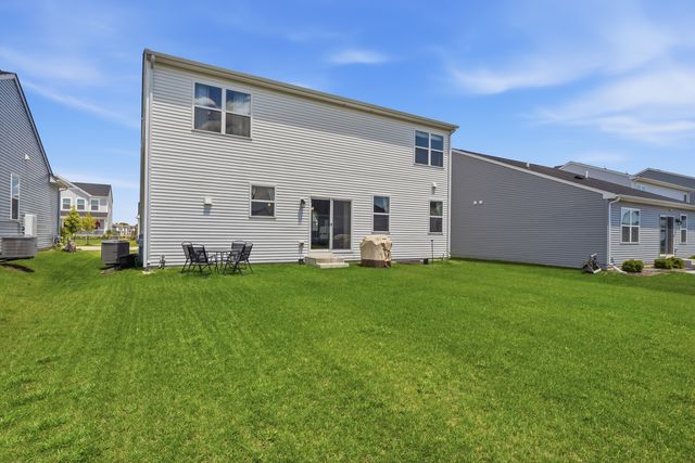 1313 Marston Street, South Elgin, IL 60177