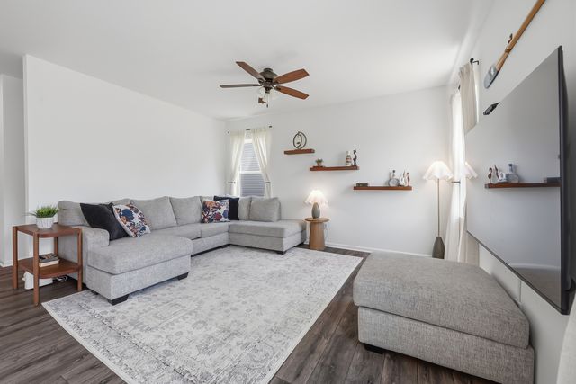 1313 Marston Street, South Elgin, IL 60177