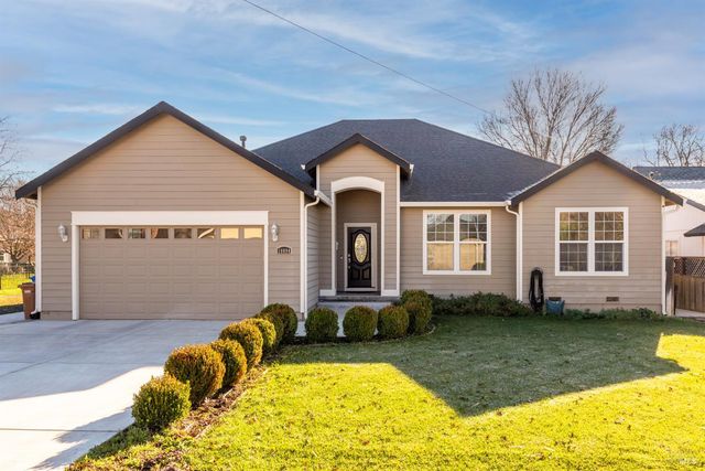 18094 Spyglass Rd, Hidden Valley Lake, CA 95467