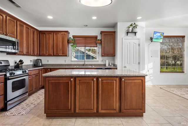 18094 Spyglass Rd, Hidden Valley Lake, CA 95467