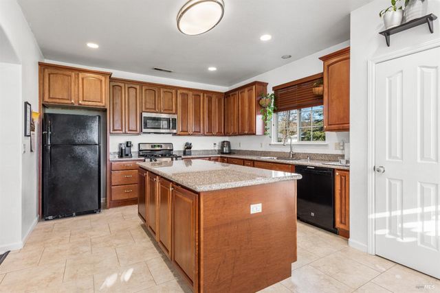 18094 Spyglass Rd, Hidden Valley Lake, CA 95467