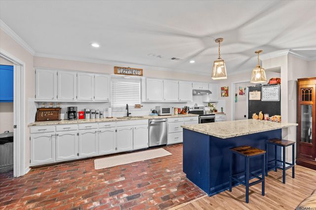 1540 Rollins Rd, Zachary, LA 70791