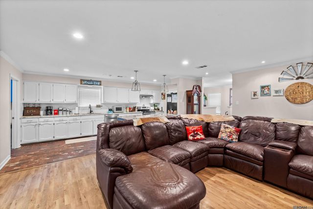 1540 Rollins Rd, Zachary, LA 70791