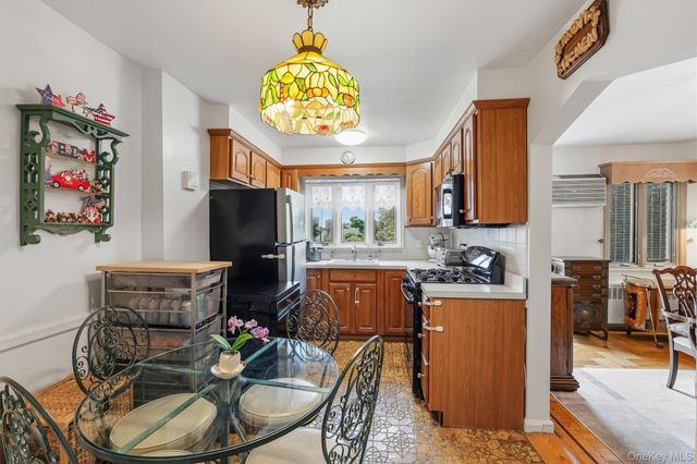 2324 Westervelt Avenue, Bronx, NY 10469