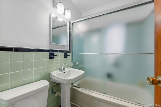 2324 Westervelt Avenue, Bronx, NY 10469