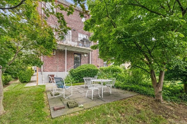 2324 Westervelt Avenue, Bronx, NY 10469