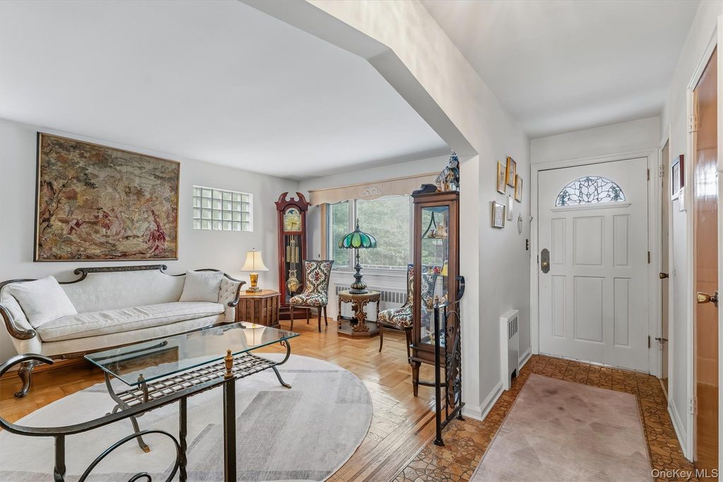 2324 Westervelt Avenue, Bronx, NY 10469 — photo 4