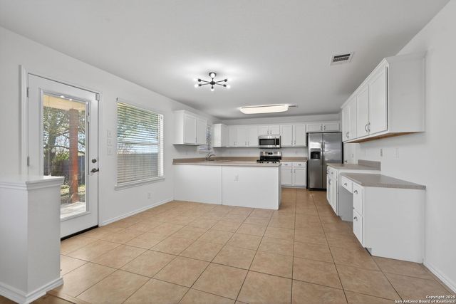 10122 Cactus Valley, San Antonio, TX 78254