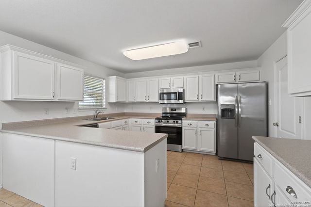 10122 Cactus Valley, San Antonio, TX 78254